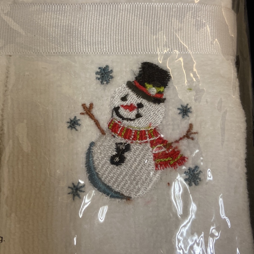 Serafina Home Christmas / Holiday Finger Tip Towels - set of 4 - Picture 3 of 5